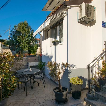 Apartment Edera, Near The Town In A Quiet Location 로비니 외부 사진
