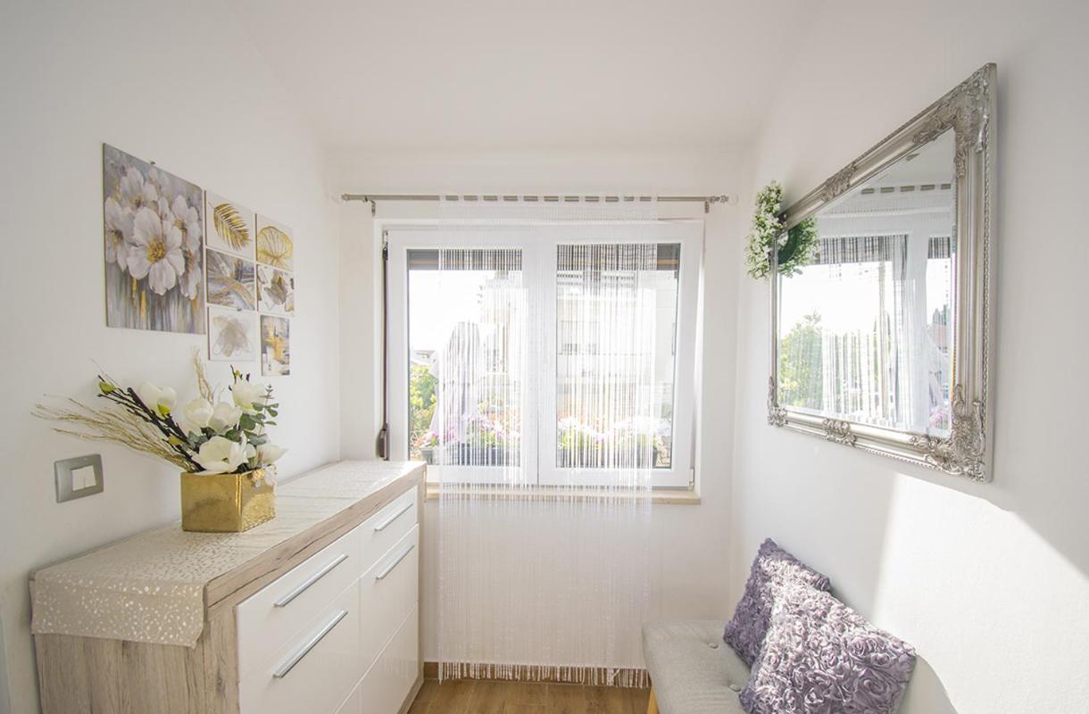 Apartment Edera, Near The Town In A Quiet Location 로비니 외부 사진