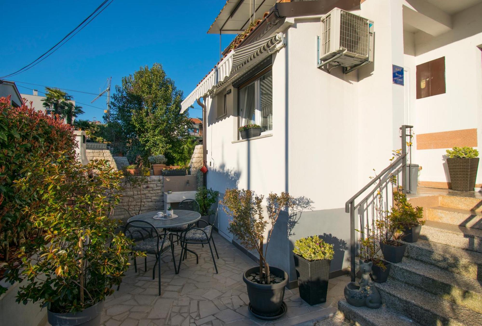 Apartment Edera, Near The Town In A Quiet Location 로비니 외부 사진